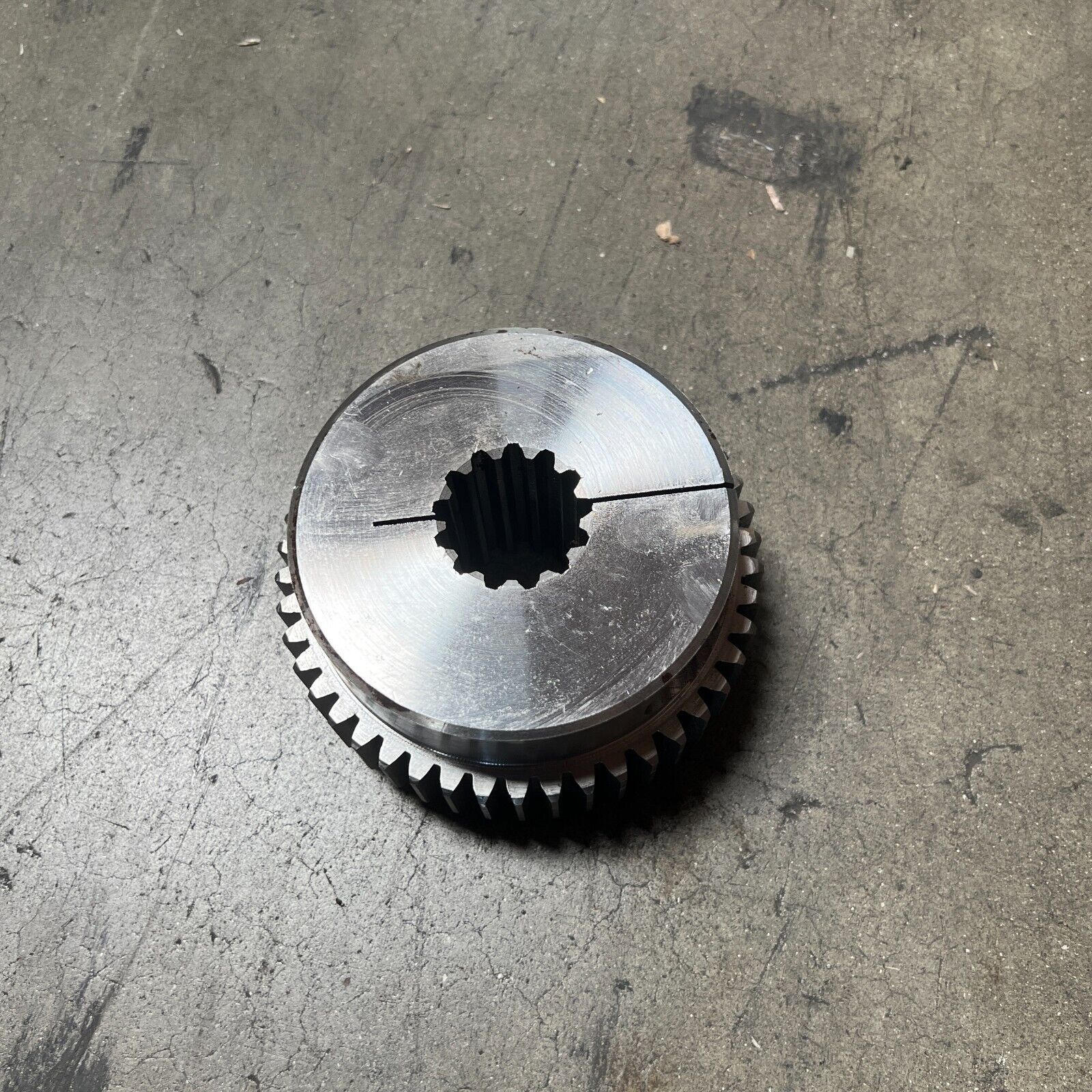 KSJ12621 KSJ12622 COUPLING HUB WITH BOLT FITS FOR CASE CX330 KSJ12621 KSJ12622 COUPLING HUB WITH BOLT FITS FOR CASE CX330