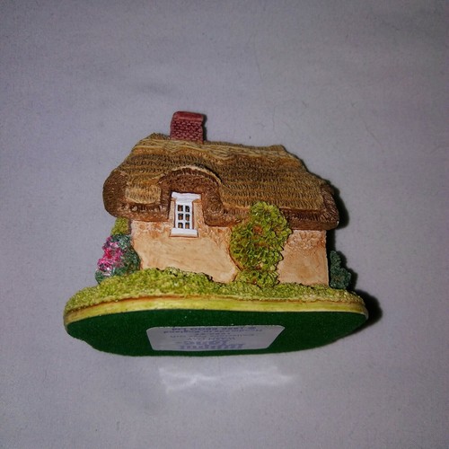 Lilliput Lane 1996 Collectors Club Wash Day Cottage Collectible Retired