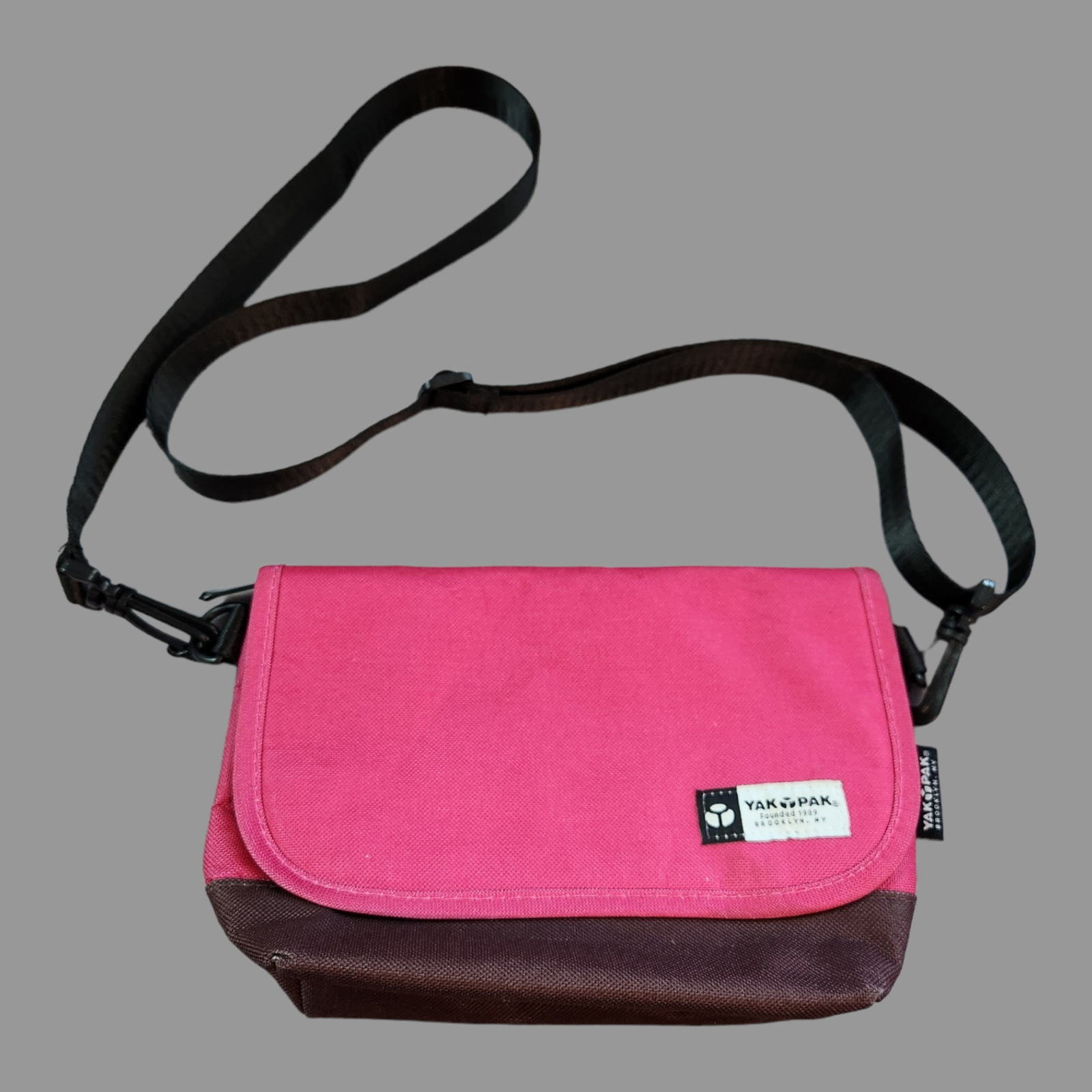 Yak Pak Brooklyn, New York Presented by Mister Donut Crossbody Bag Pink Brown