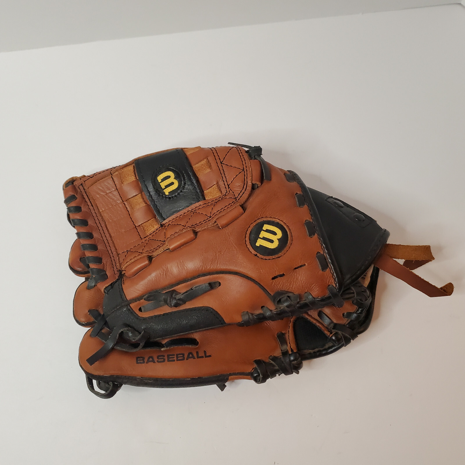 Wilson A500 11” Youth Baseball Softball Glove Left Handed Thrower ECCO
