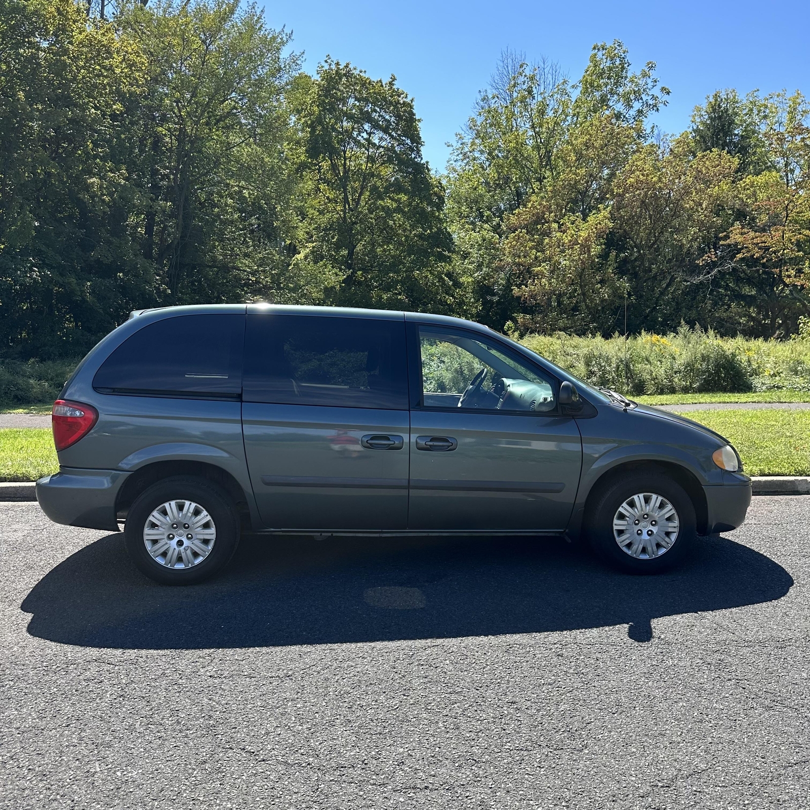 Owner 2006 CHRYSLER TOWN COUNTRY SWB LOW 66K MILES 1 OWNER CLEAN CARFAX DODGE CARAVAN!