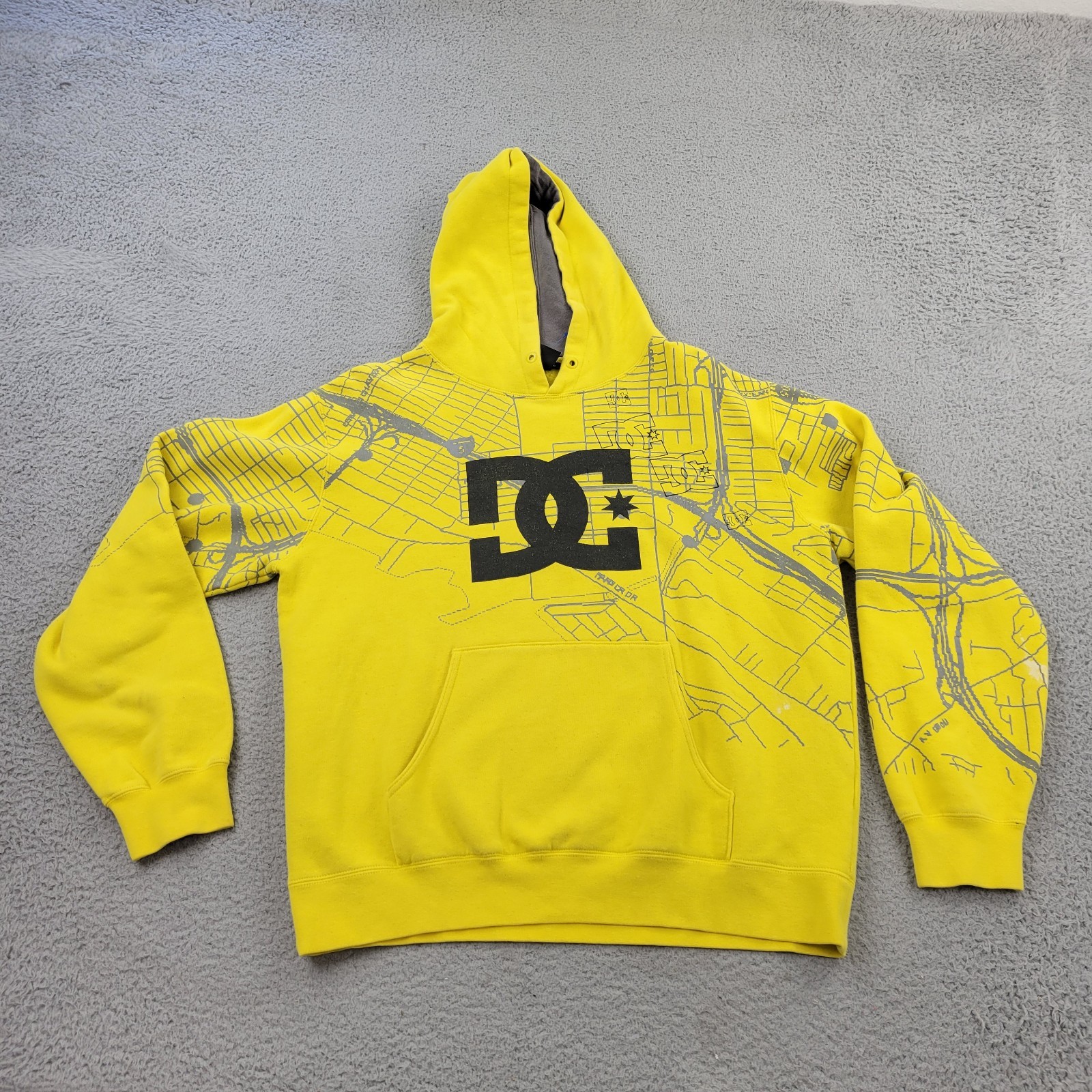DC Hoodie Mens Large Yellow Logo Graphic Long Sleeve Y2K 90s