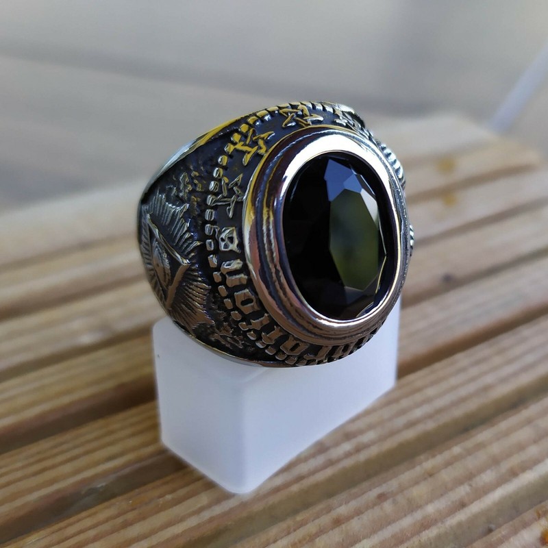 Bague ChevaliÃ¨Re Illuminati En Acier Inoxydable Massif Avec Pierre Noir Onyx 