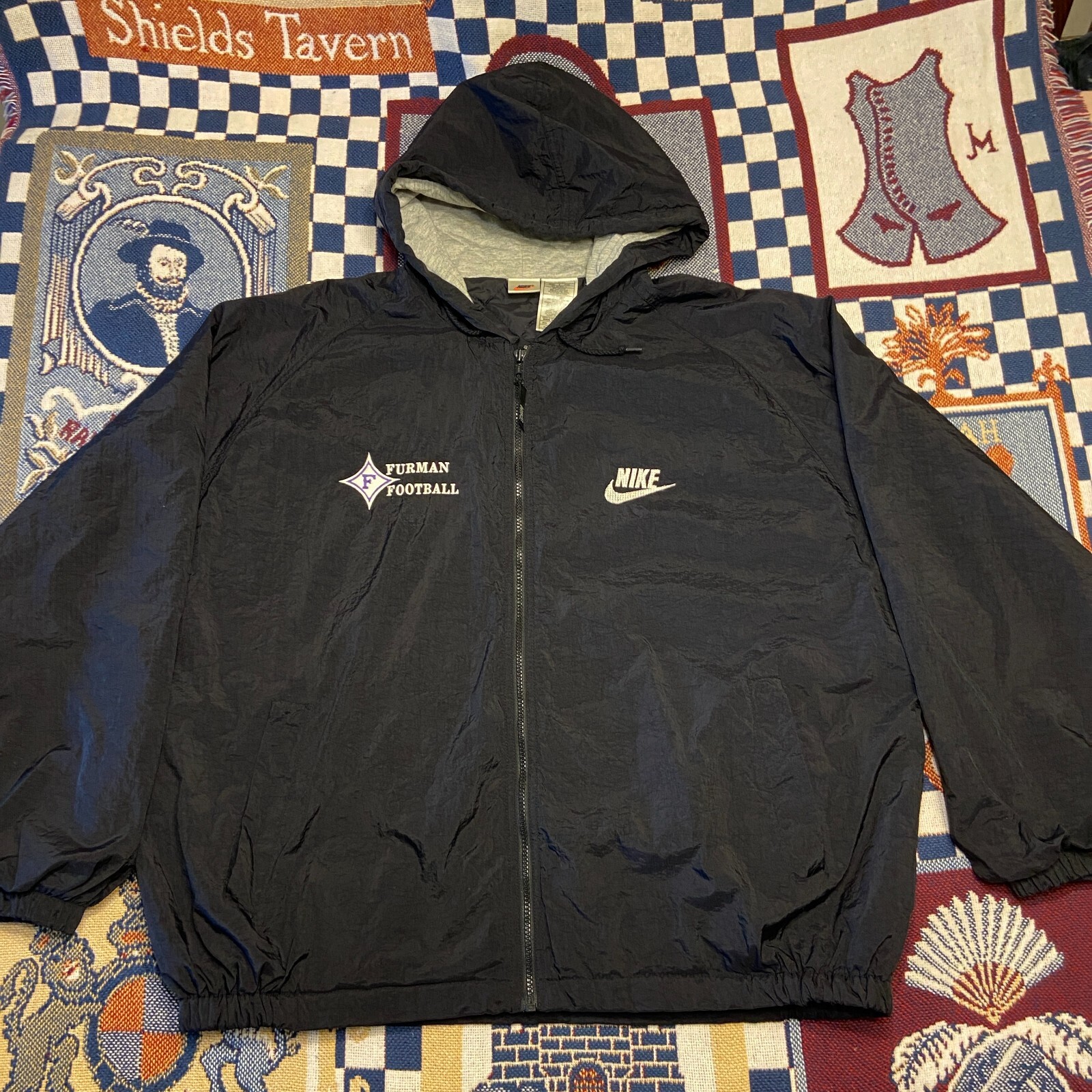 NIKE PREMIER ジャケット　ボルシアドルトムント90s VINTAGE Nike Furman University Football Puffer Jacket Mens