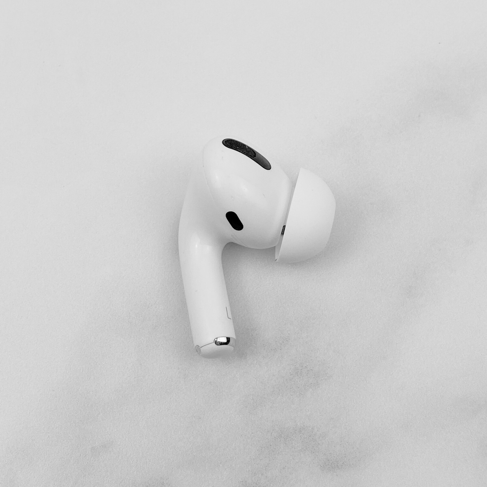 Apple AirPods Pro 1st gen Replacement AirPod LEFT Side Only Model A2084 Apple AirPods Pro 1st gen Replacement AirPod LEFT Side Only Model A2084