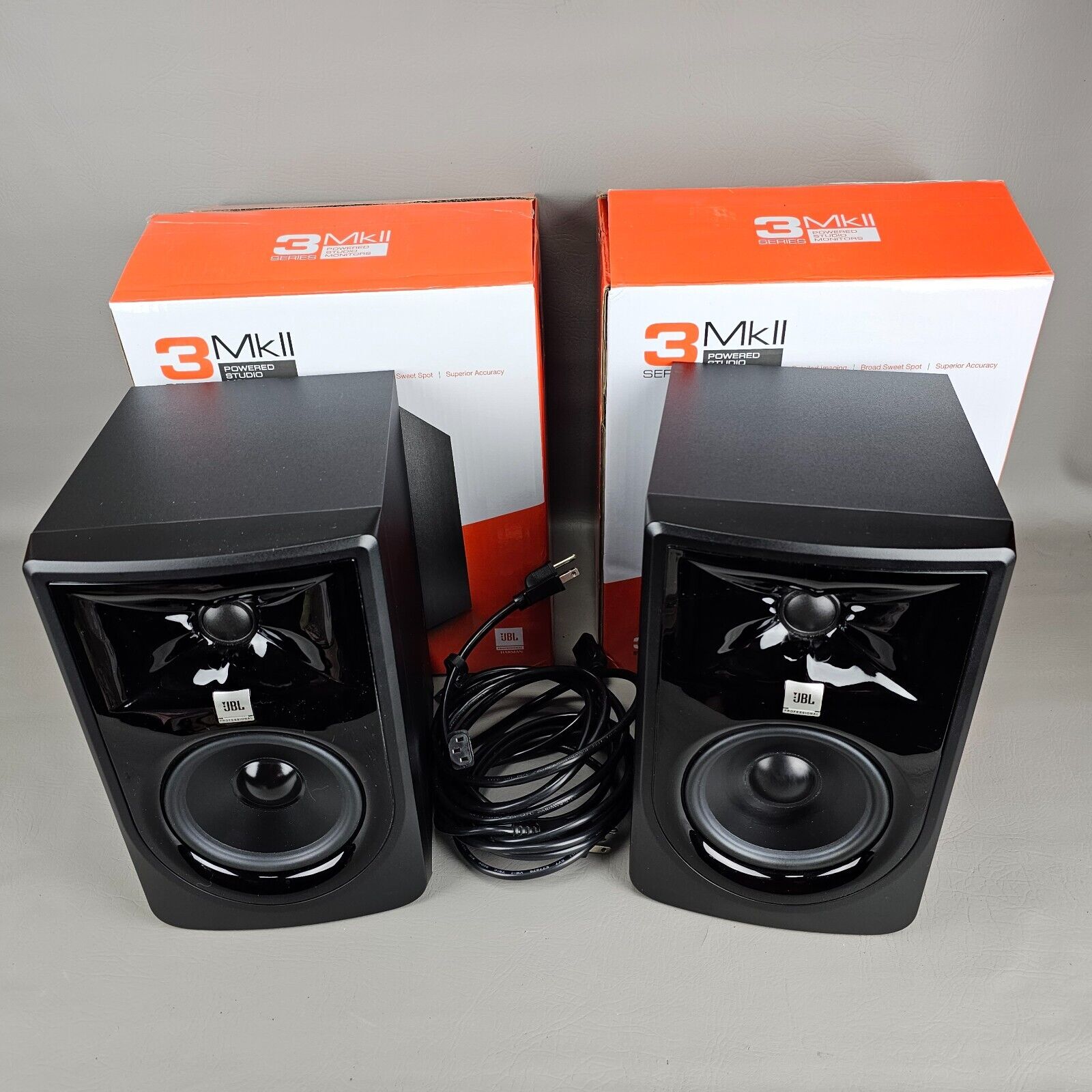 JBL 305P MKII Pair Black 5” Two Way Studio Monitors Only JBL 305P MKII Pair Black 5” Two Way Studio Monitors Only