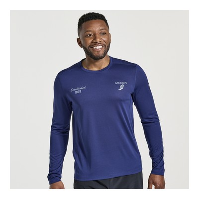 

Saucony Мужчины Секундомер Графический Длинный Рукав Содалит Графический  Одежда