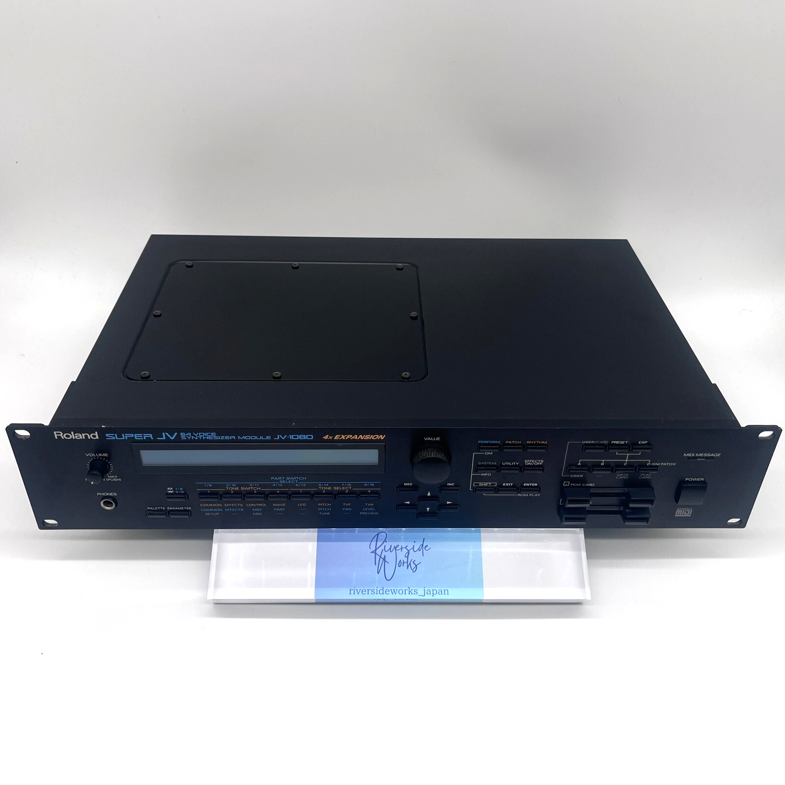 Roland JV-1080 中古品 s-l1200.jpg