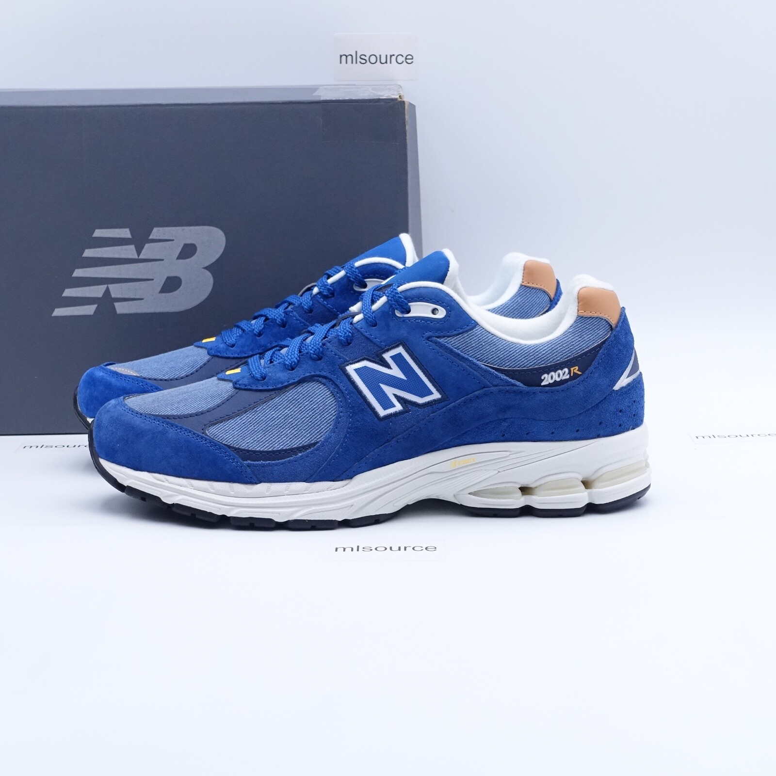 Size 9 Men's New Balance 2002R SE Denim Sneakers M2002REA