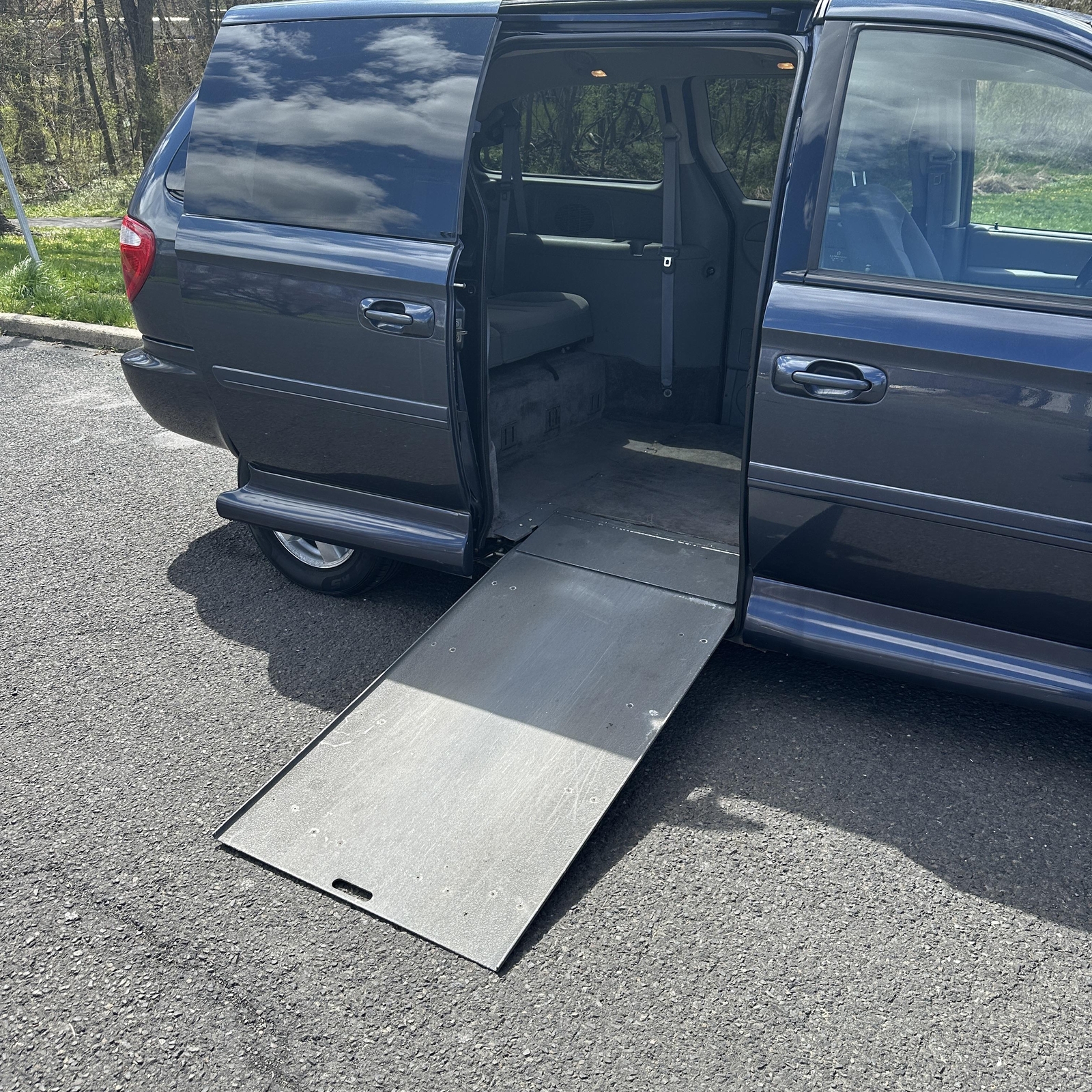 Owner 2007 DODGE CARAVAN SXT 37K MILES HANDICAP WHEELCHAIR RAMP CHRYSLER TOWN COUNTRY