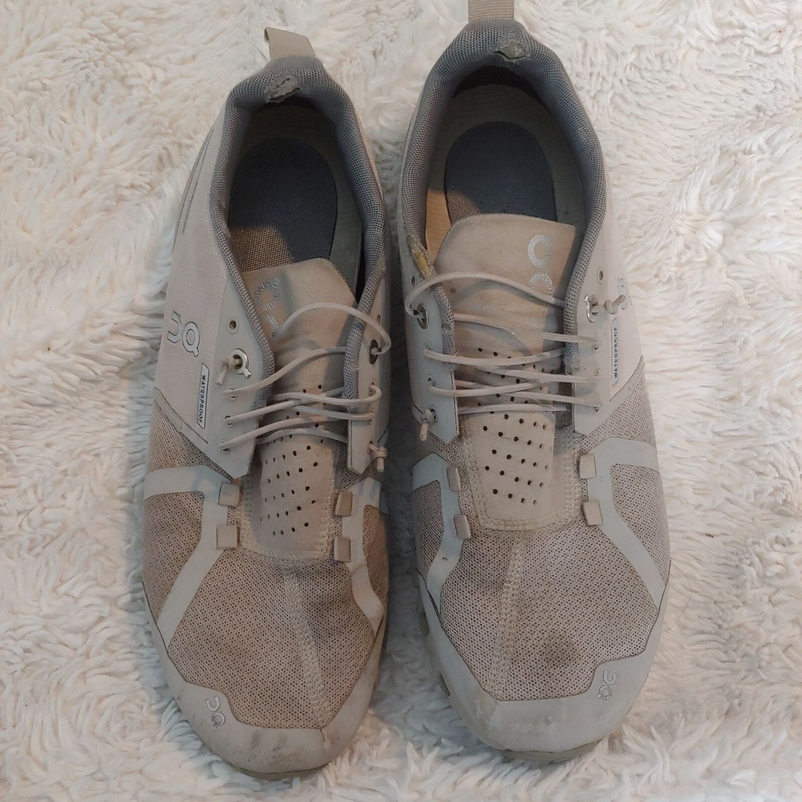 UQ On Cloud Womens Grey Swiss Engineering Running Shoe size