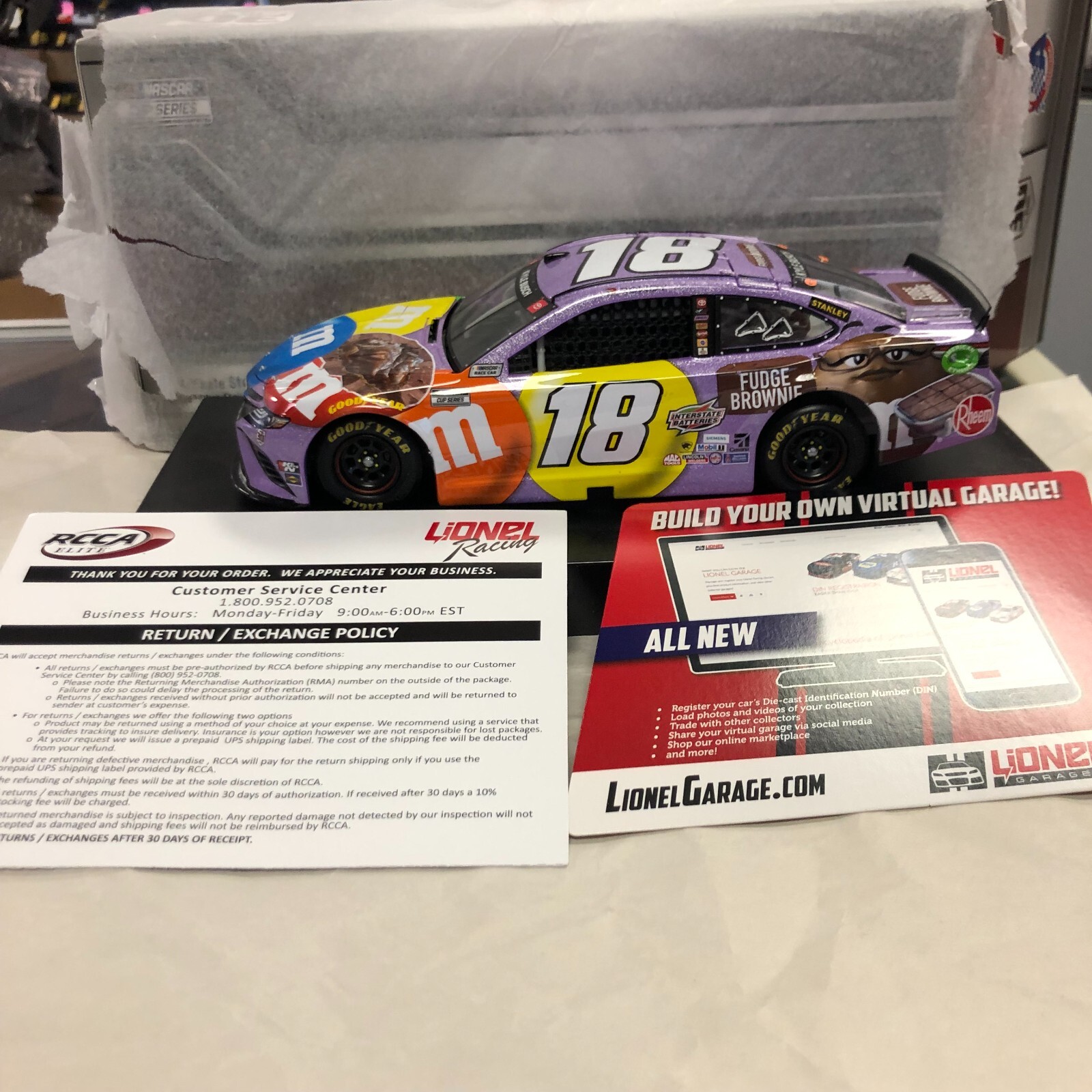Kyle Busch #18 M&M's Fudge Brownie 2021 Camry 1:24