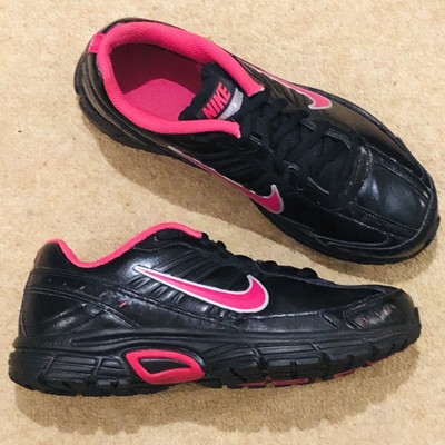 NIKE DART 8 LADIES BLACK FUCHSIA 