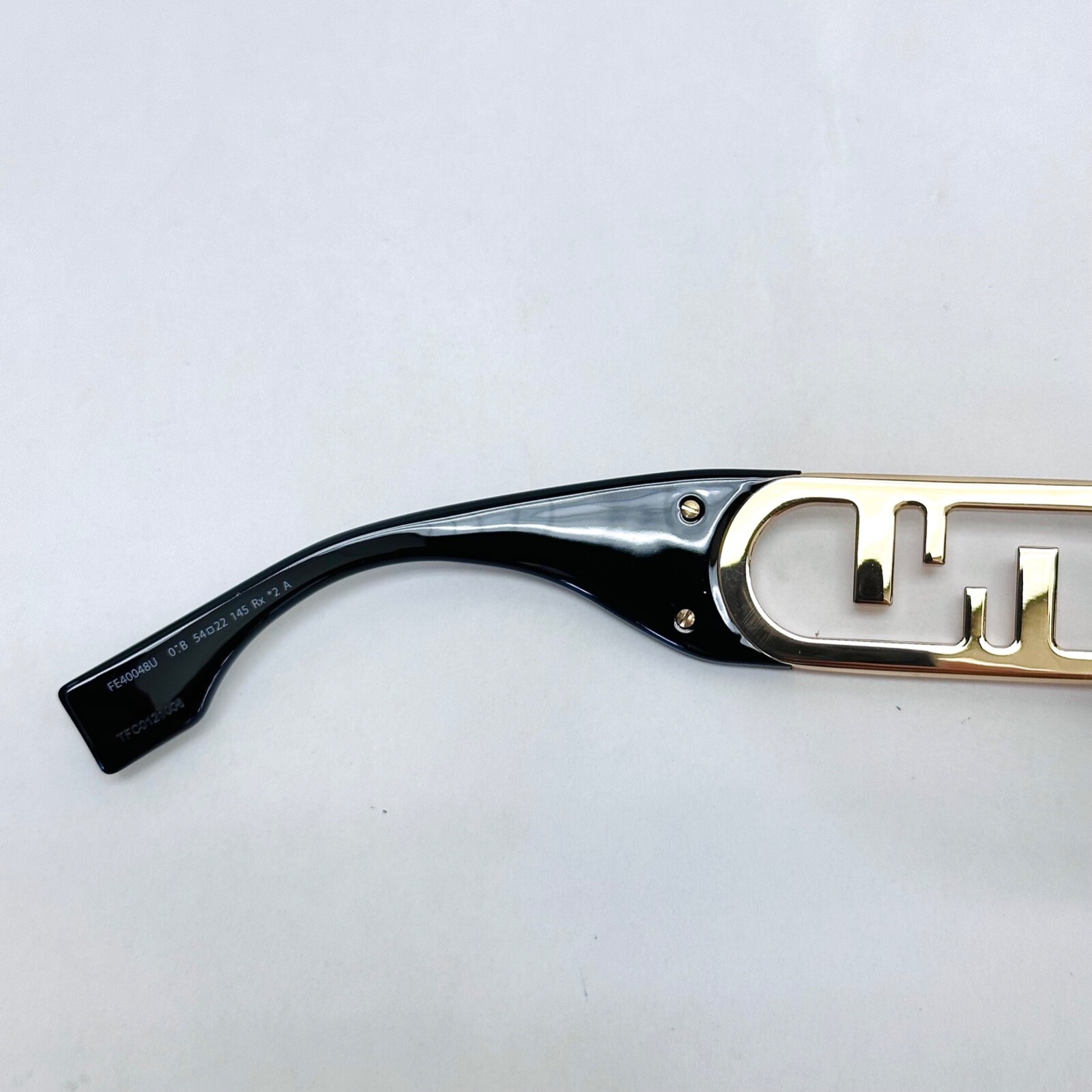 Pre-owned Fendi O'lock 40048 Black Gold Oversized Fashion Ff Lock Logo Sunglasses Fe40048u In Gray