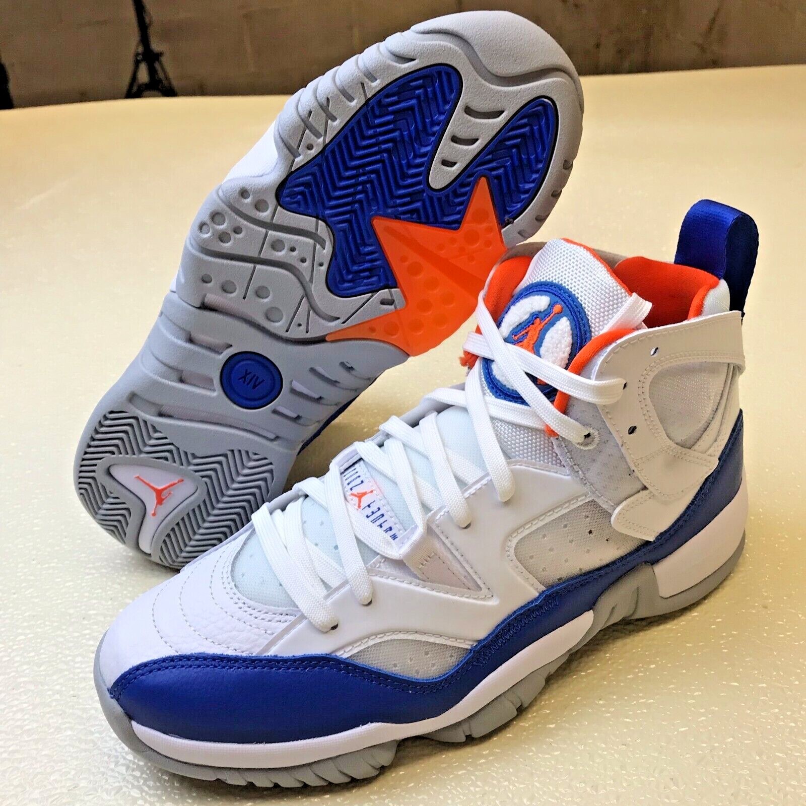 【売り切り御免！】 Jordan Air NIKE Men NEW* Jumpman Blue / White Trey Two シューズ(男性用)