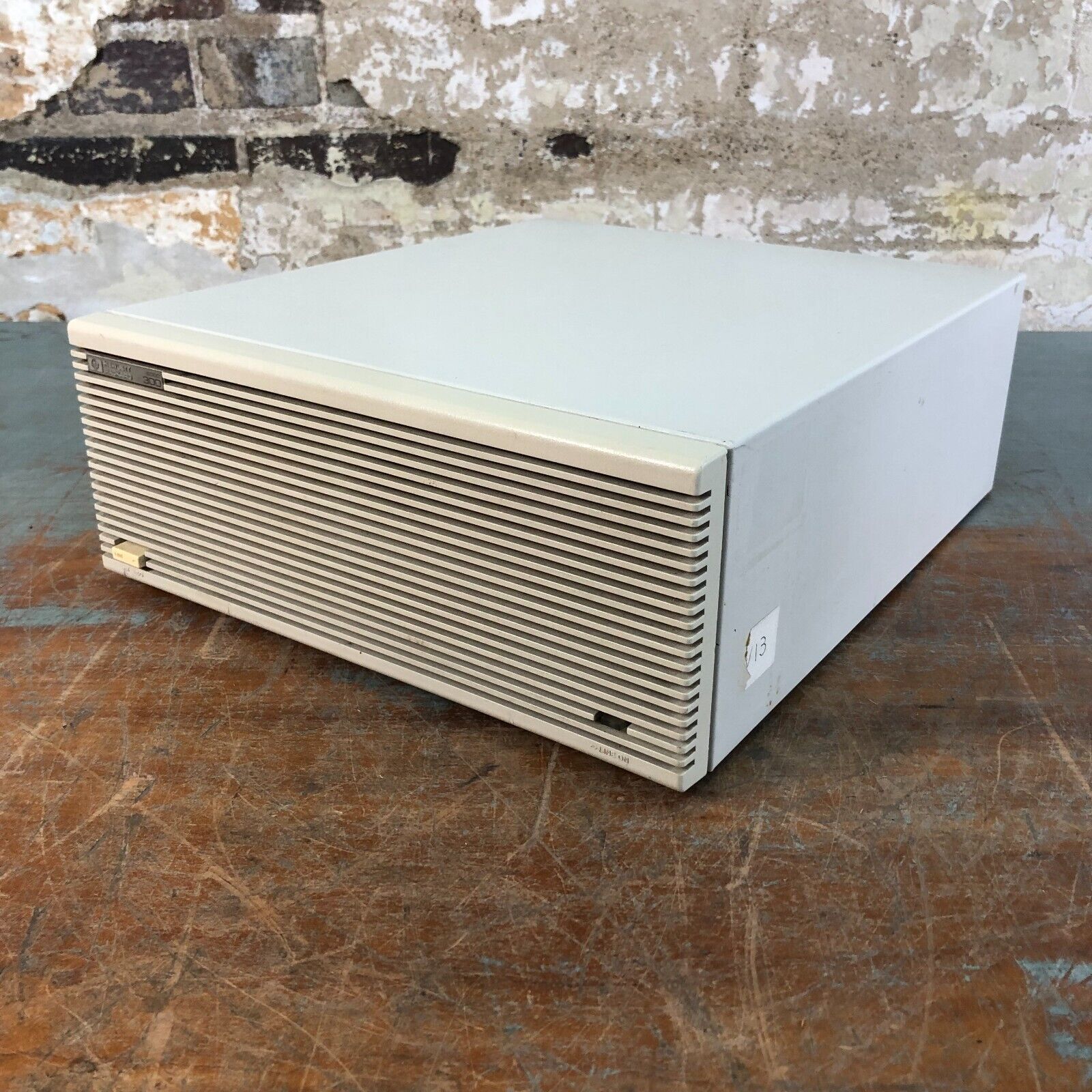 Hewlett Packard HP 9000/300 Workstation Computer w/98622A Hewlett Packard HP 9000/300 Workstation Computer w/98622A