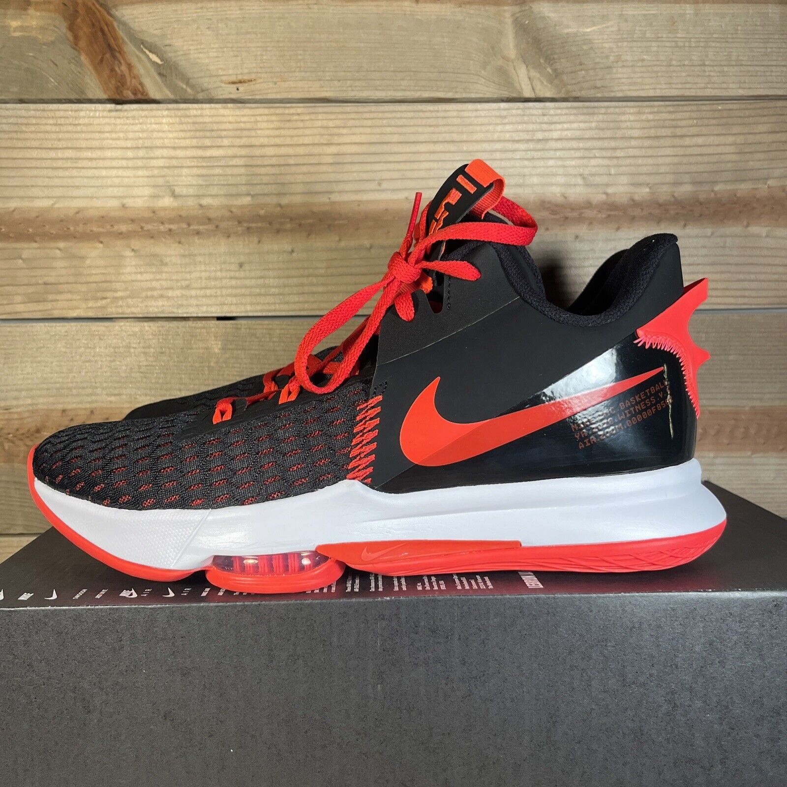 シューズ(男性用) NIKE LEBRON WITNESS Vlll s-l400.jpg