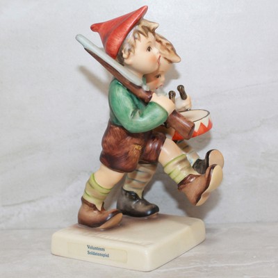 Hummel Figurine 50/2/0 ln box Volunteers