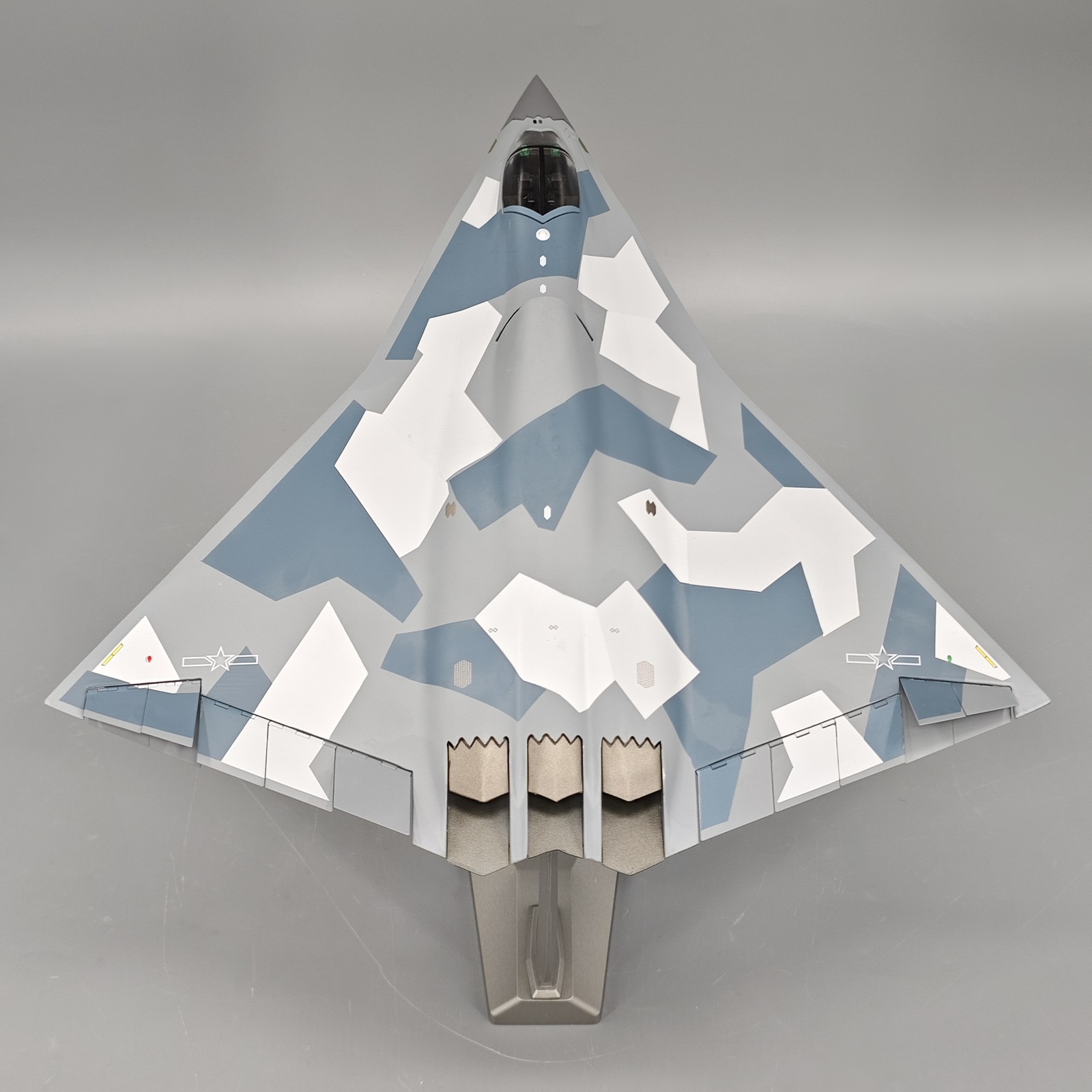 プラモデル完成機　1/72　STEALTH FIGHTER 1/72 ハセガワ 四式戦闘機🇯🇵疾風✨ . 【製作依頼品