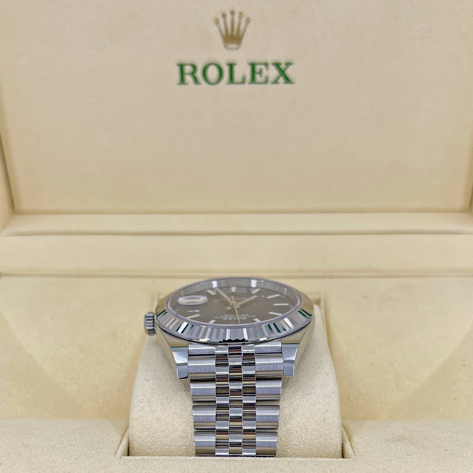 Pre-owned Rolex Datejust 41, Blue Dial, Jubilee, Ref 126334-0002, Unworn Complete 2023