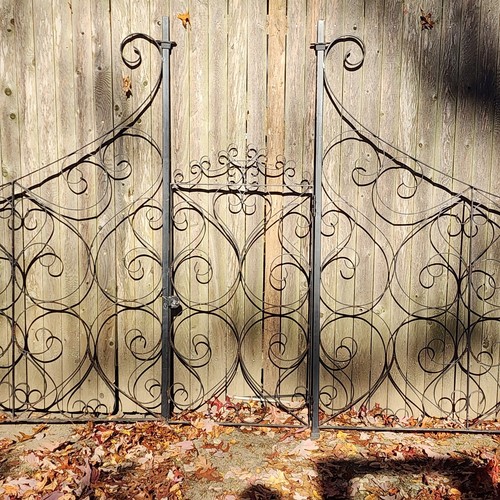 本 A Handbook of wrougt iron Decorative Ironwork: Wrought