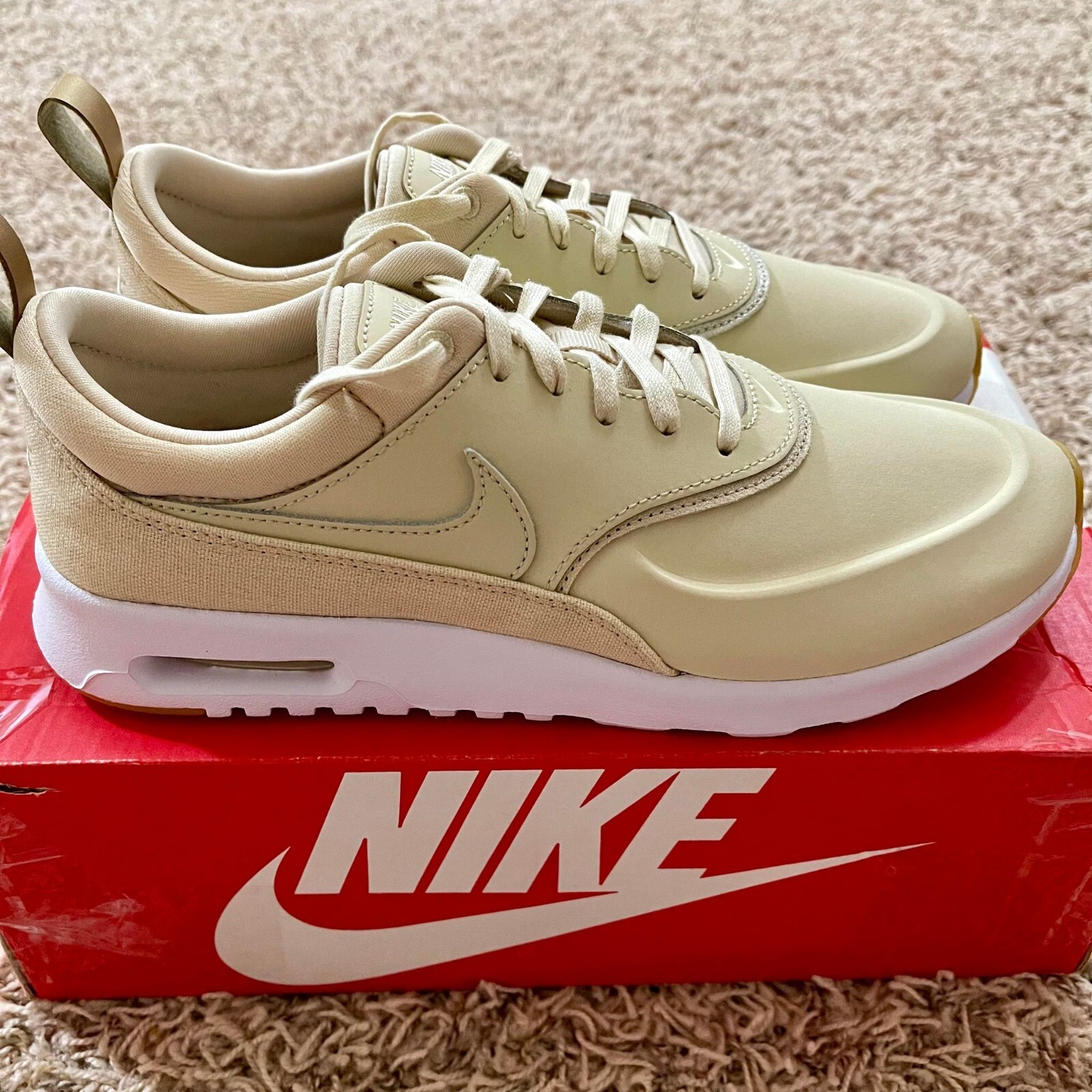tan nike air max thea