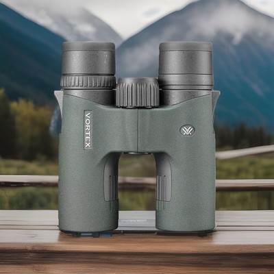 Vortex Razor UHD 10x32 Binocular w/Glasspak Pro Harness RZB-1032