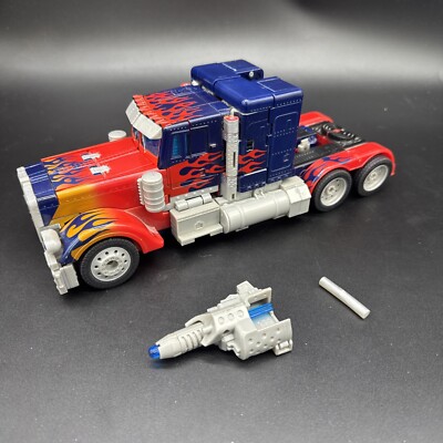 Transformers Movie Leader Optimus Prime  2007? With Launcher And Missile -Flaws