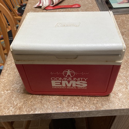 VTG Coleman Cooler Ice Chest Lunch Box 5 Qt Small 6 Pack Cans Flip Top