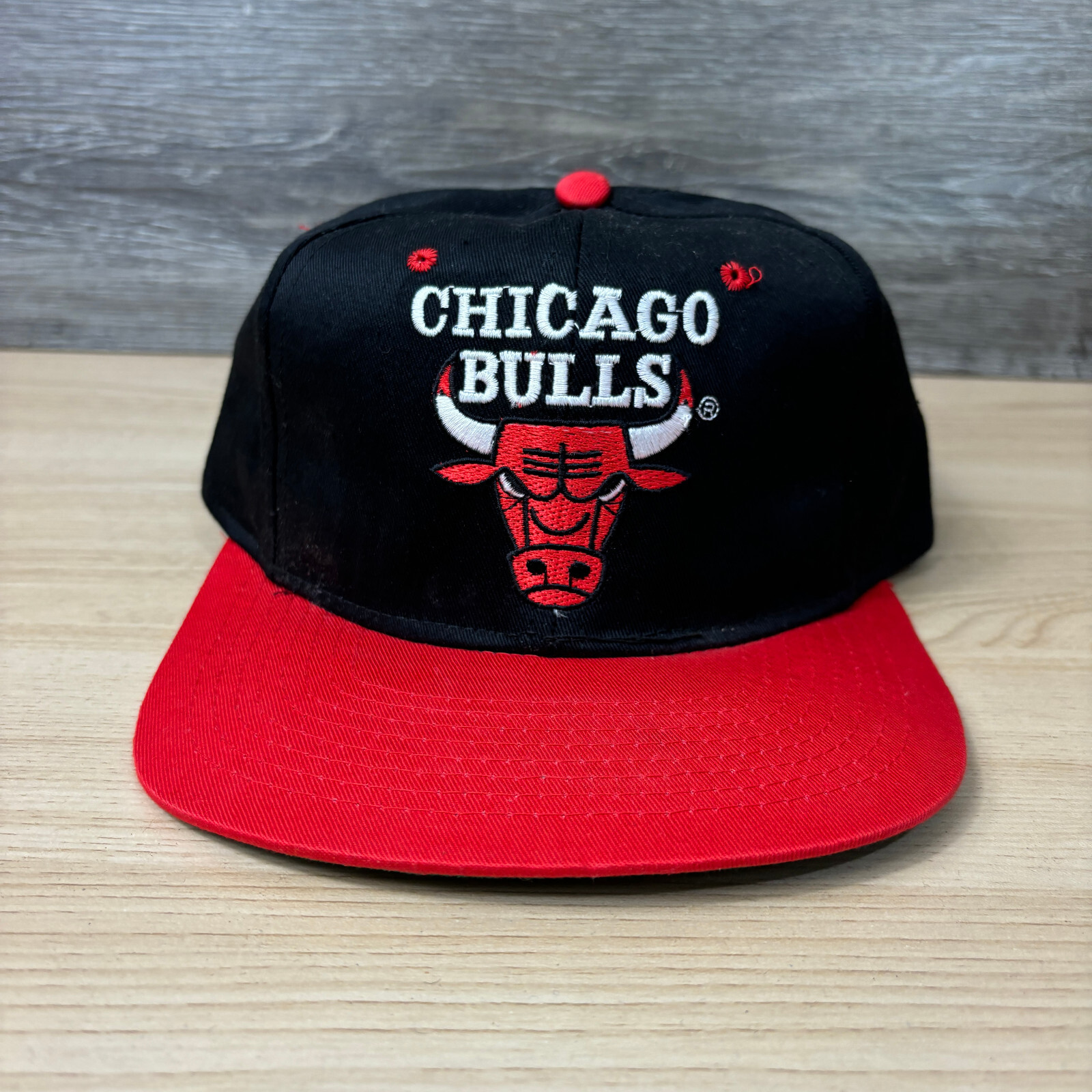 応援グッズ Chicago bulls 90s vintage cap VINTAGE 90s CHICAGO BULLS 1996 NBA CHAMPIONS SNAPBACK HAT