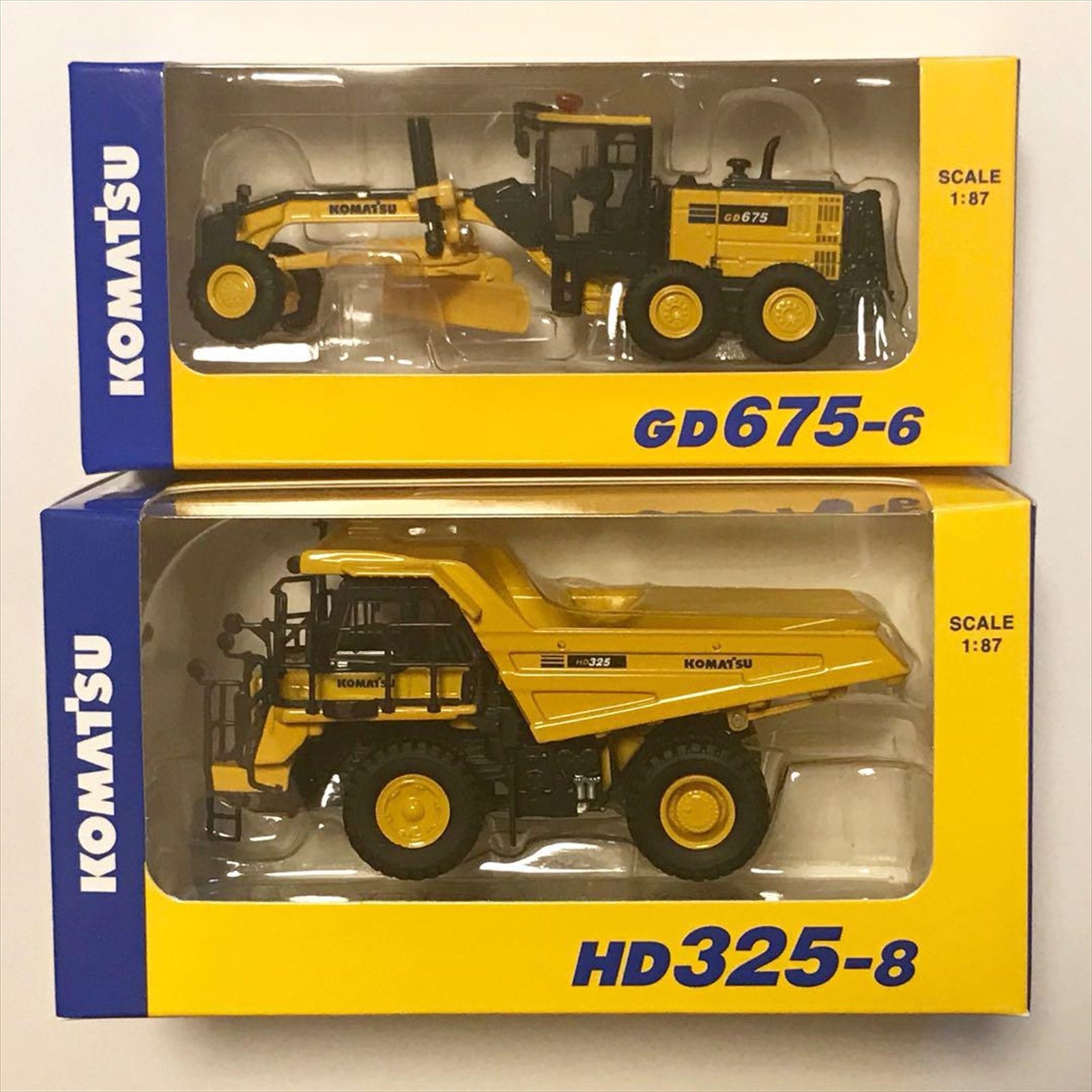 コマツ ミニカーセット GD675-6 HD325-8 コマツ ミニカーセット GD675-6 HD325-8 - メルカリ