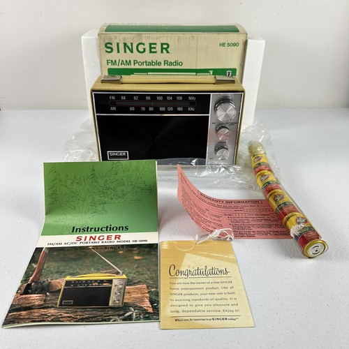 Vintage Singer HE5090 Vintage AM/FM Solid State Radio