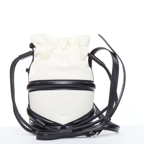 ALEXANDER MCQUEEN Soft Curve AM logo black white leather