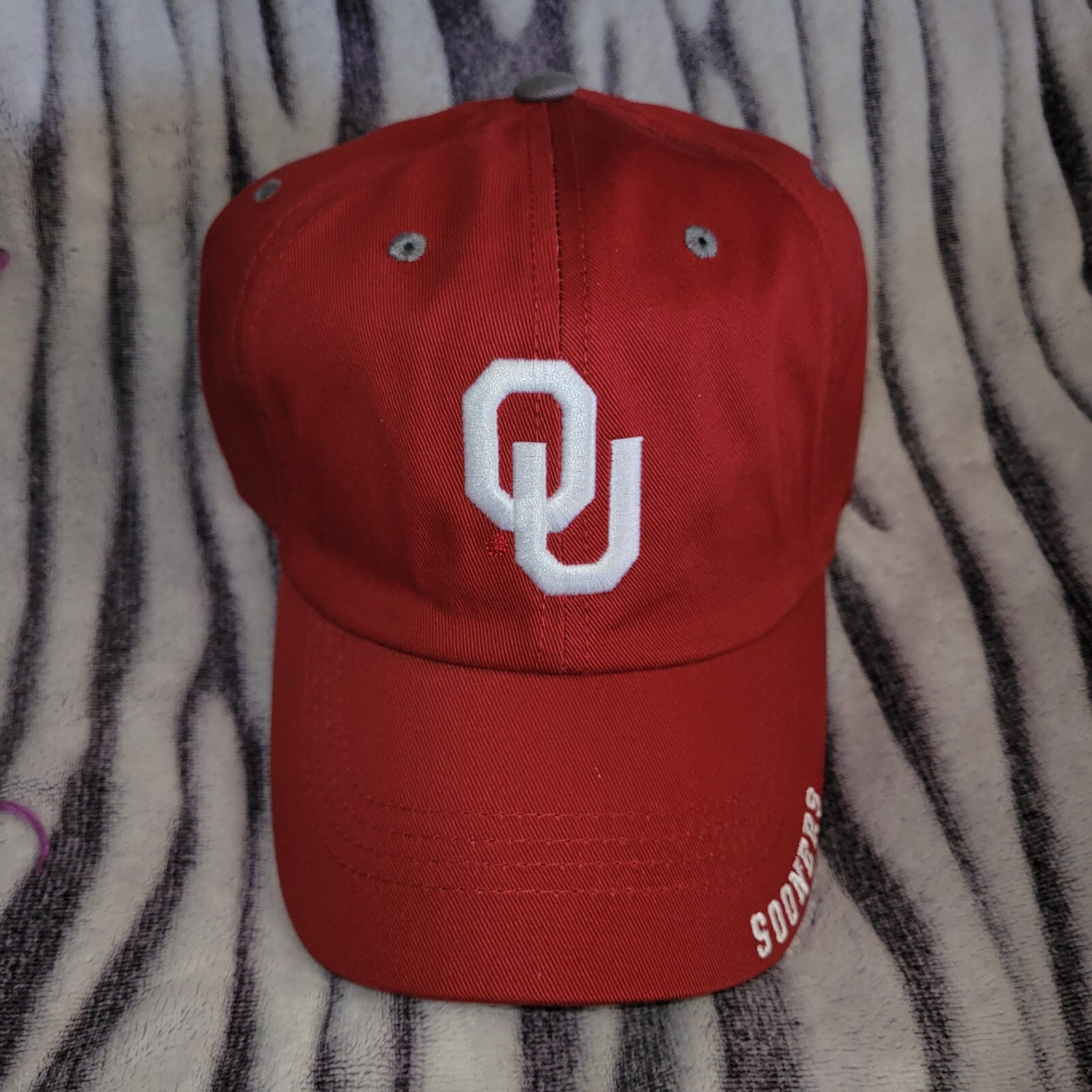 NEW~OU Boomer Sooners~Oklahoma Baseball, Football Hat~Crimson Red~One Size