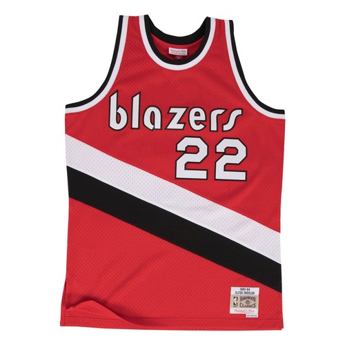 

КУРТКИ PORTLAND TRAIL BLAZERS MITCHELL - NESS NBA SWINGMAN 83-84 CLYDE DREXLER, Scarlet