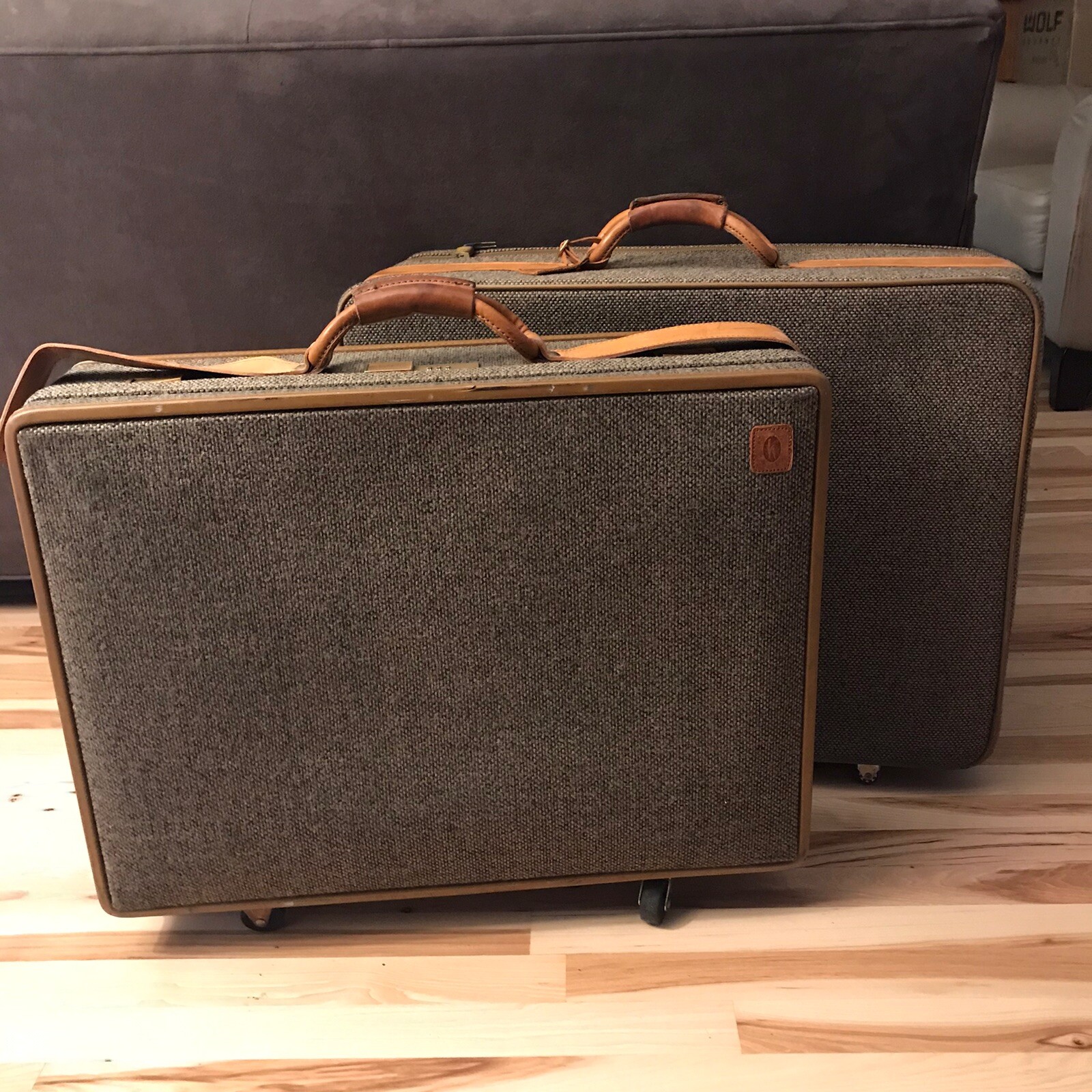 Vintage Hartmann Luggage Tweed Suitcase Hard case 4 Wheels Brown 24&rdquo; By 19.5&rdquo;