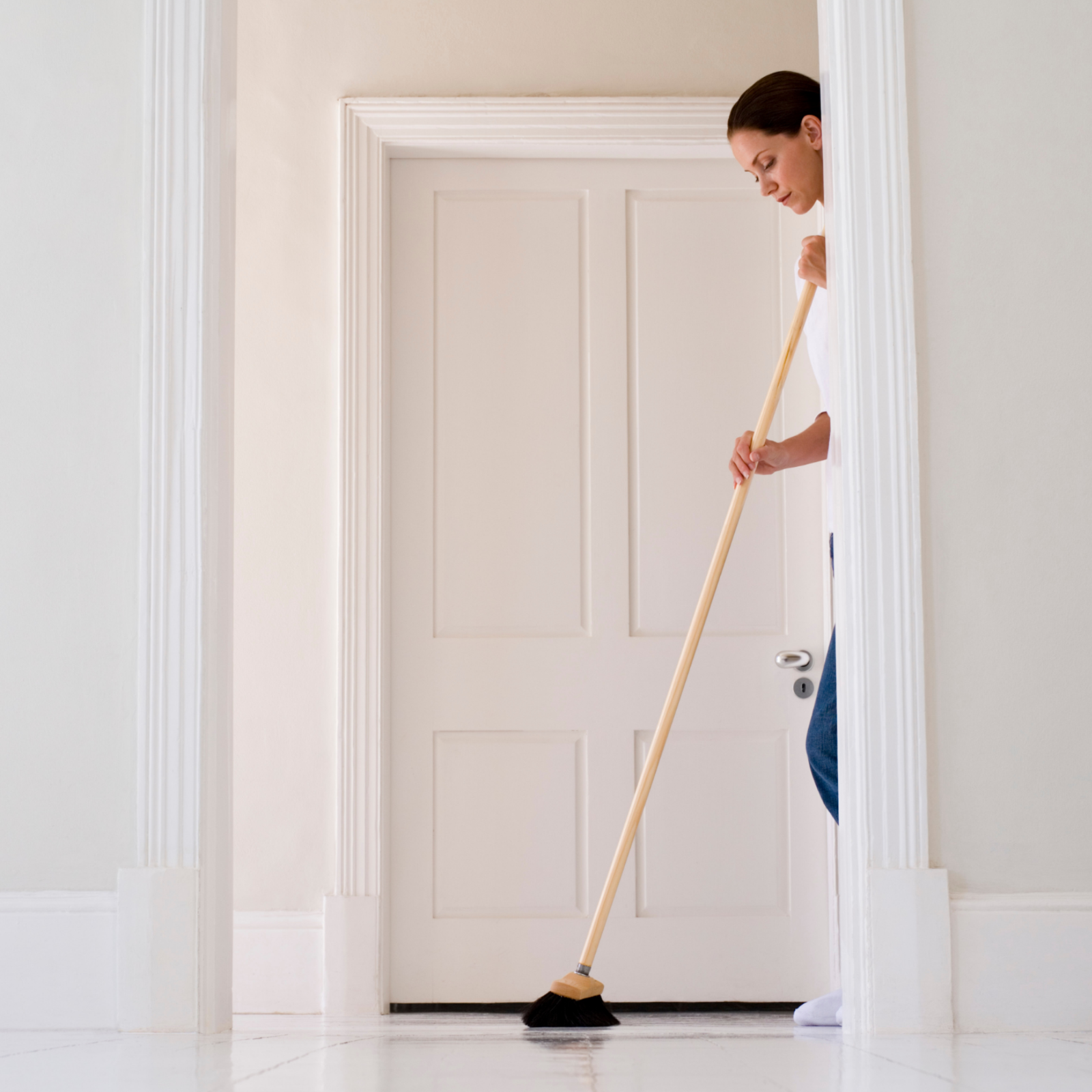 Long Wooden Broom Handle Mop Snow Shovel 4Ft 120cm Outdoor Yard Replacement