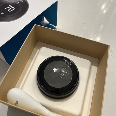Nest thermostat 3rd Gen Mirror Black Model A0013 - DISPLAY ONLY, MISSING BASE