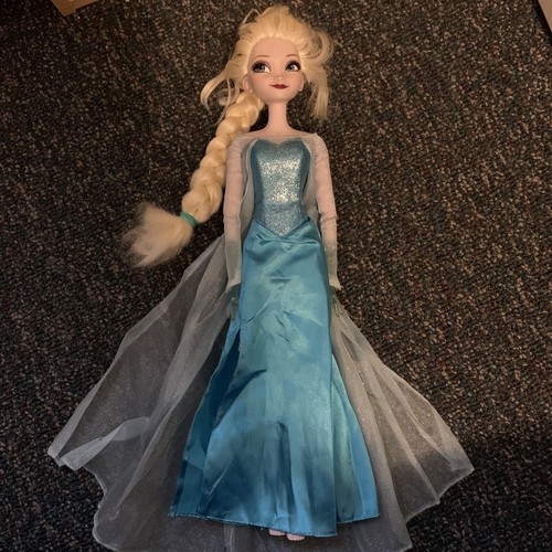 Disney Store 16