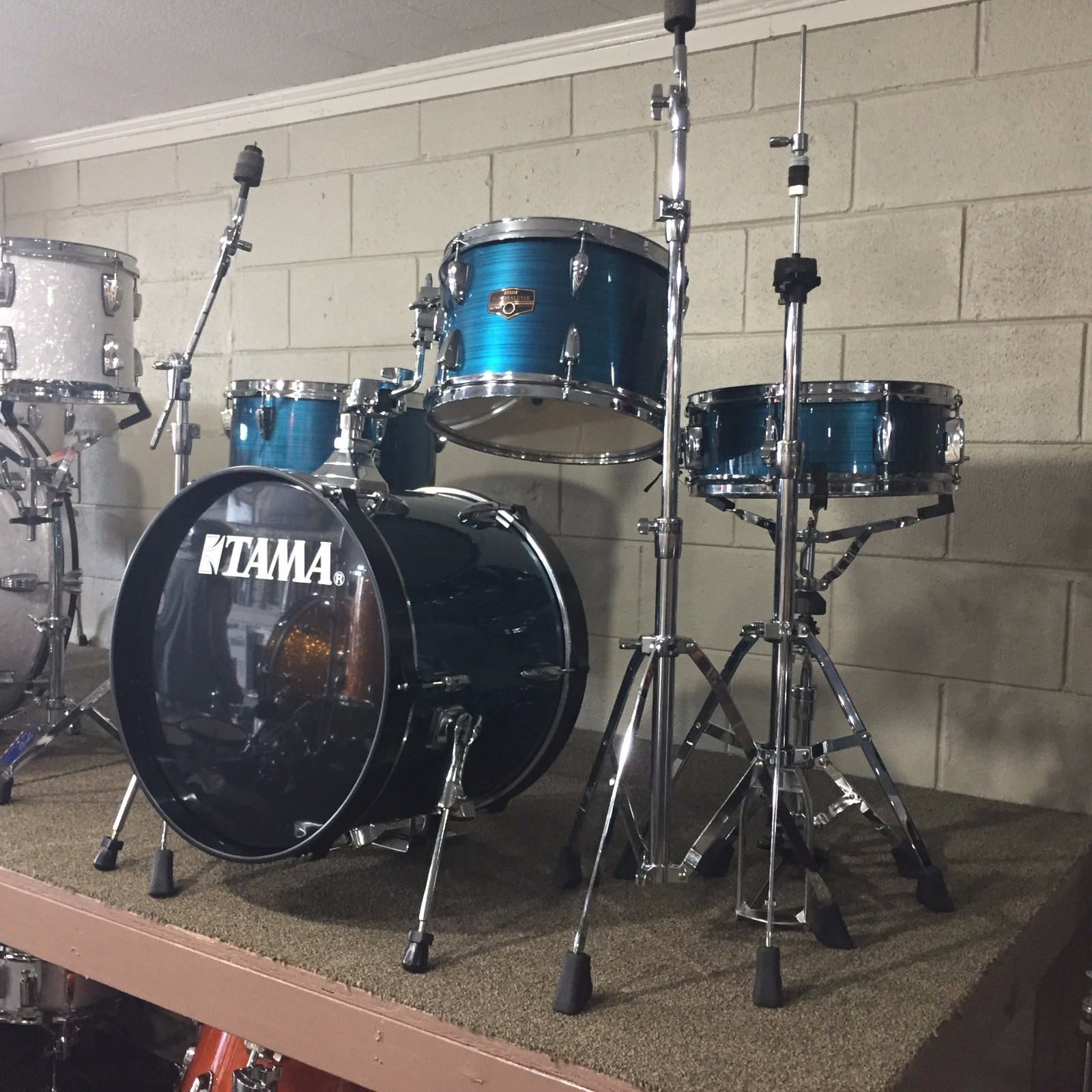 *DEMO* TAMA IMPERIAL STAR 18,12,14,14 DRUM KIT W/ HARDWARE AND TUX BAGS