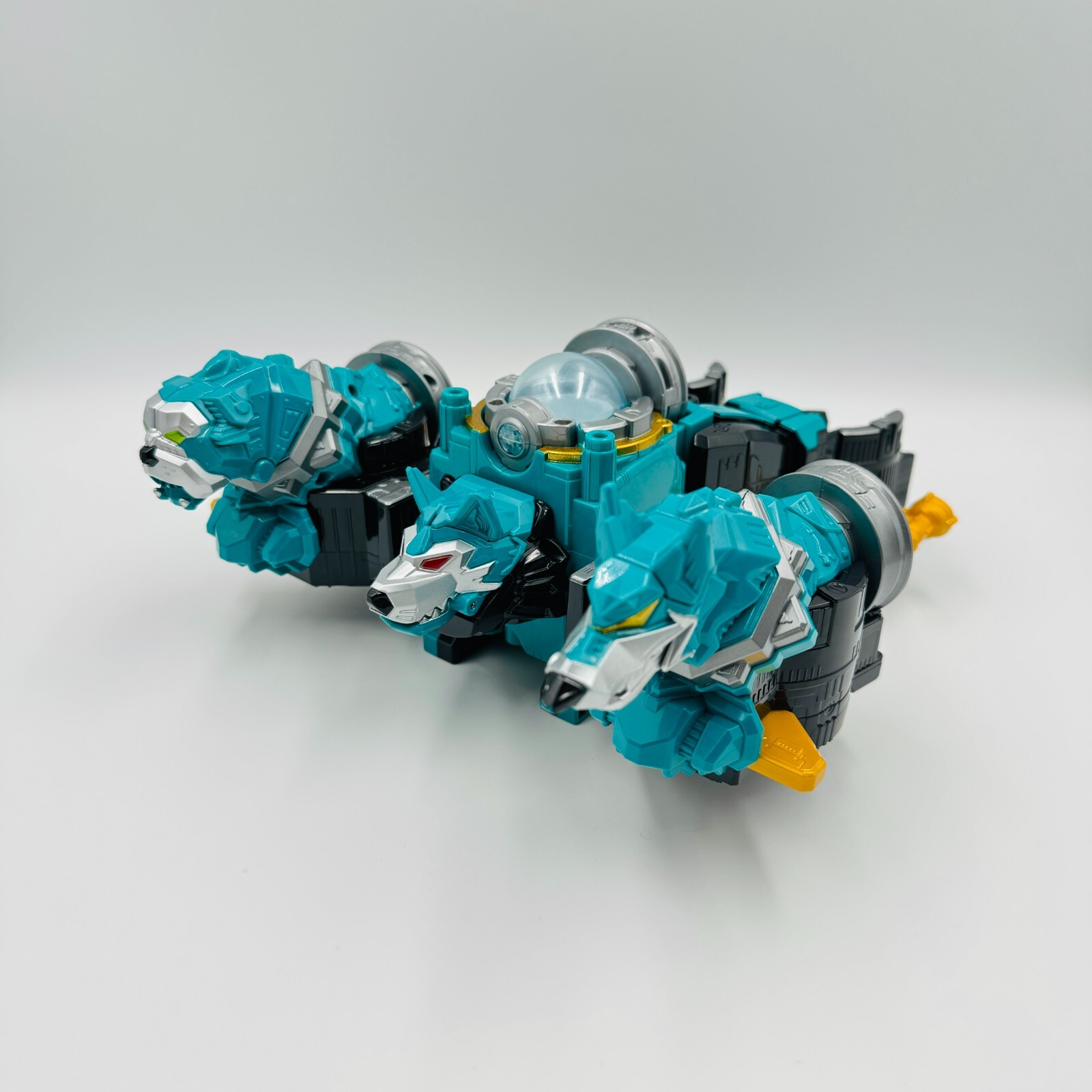 Bandai Power Rangers Kyuranger 111 DX Cerberus Voyager Zord