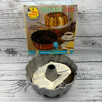 Nordic Ware Bundt Original Fluted Tube Pan 12 Cup Large Cast Aluminum Vintage