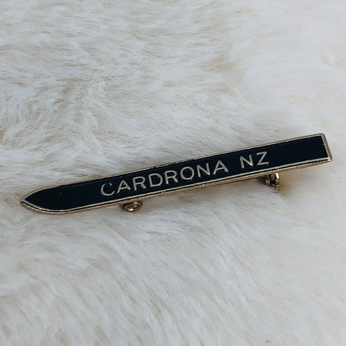 Vtg Cardrona New Zealand Ski Resort Souvenir Black Enamel Lapel Pin Badge