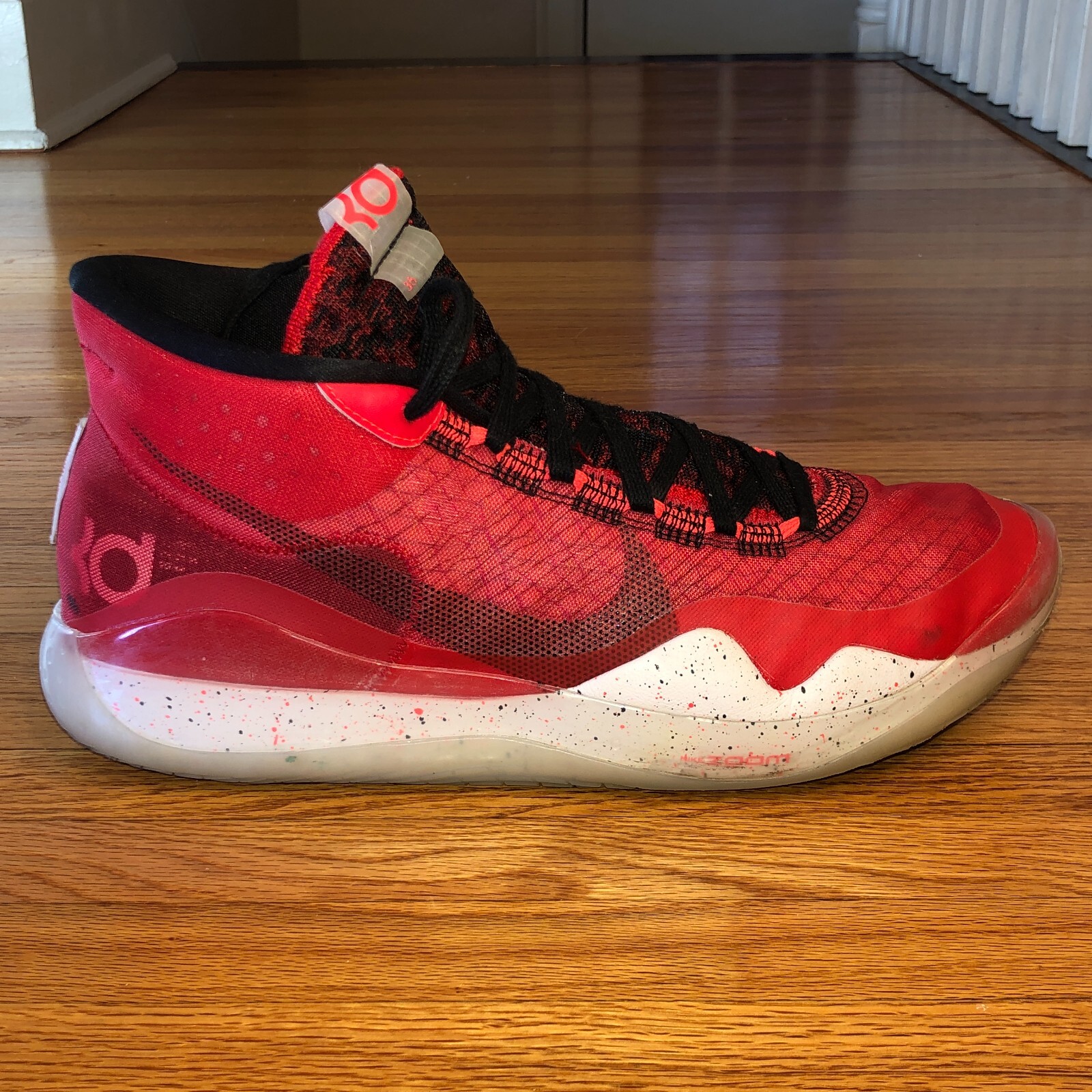 kd 12 university red