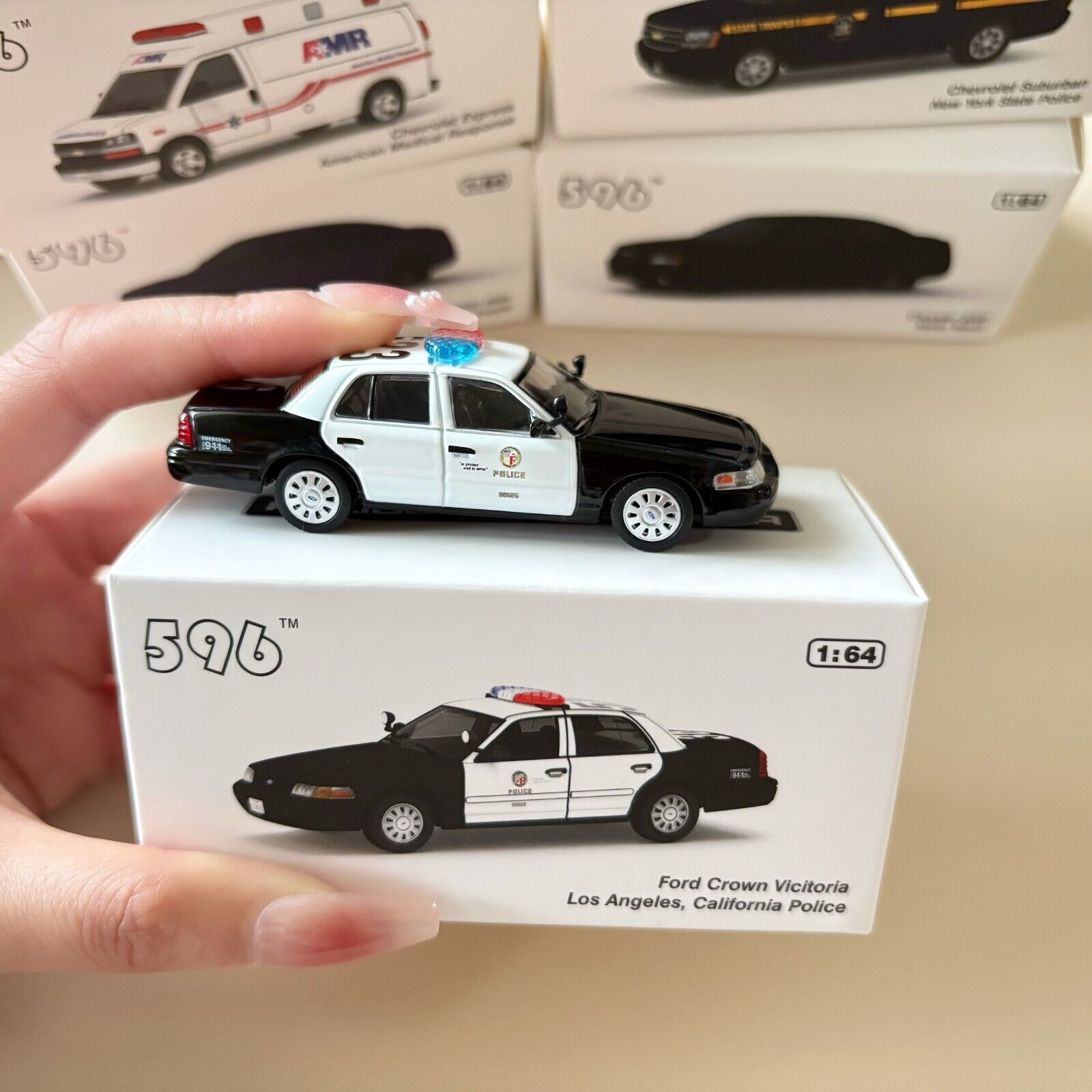 596 Model 1:64 Ford CV CROWN VICTORIA LAPD Police Model