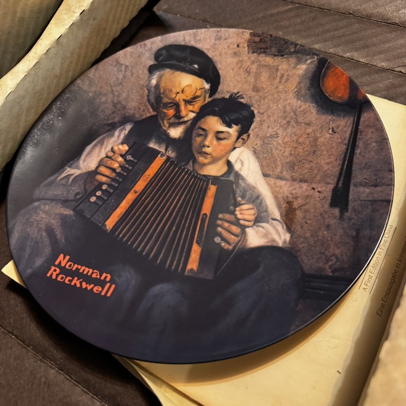 Knowles Norman Rockwell Plate "The Music Maker" 1981 Limited Edition