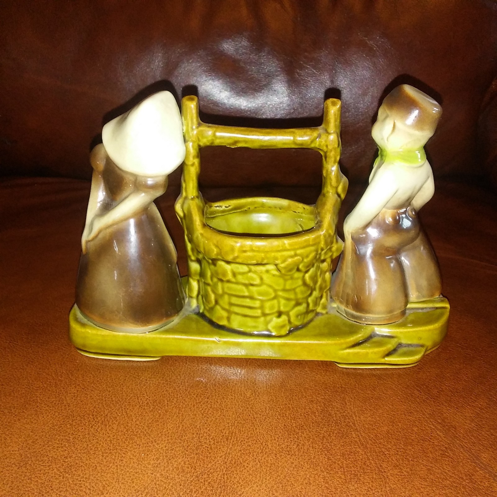 Shawnee Pottery, Wishing Well