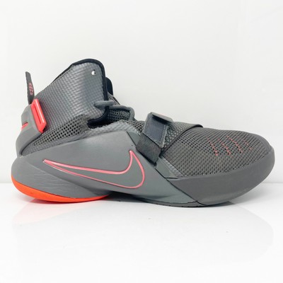 Nike Boys LeBron Soldier 9 776471-002 Серые баскетбольные кроссовки, размер 5,5 лет