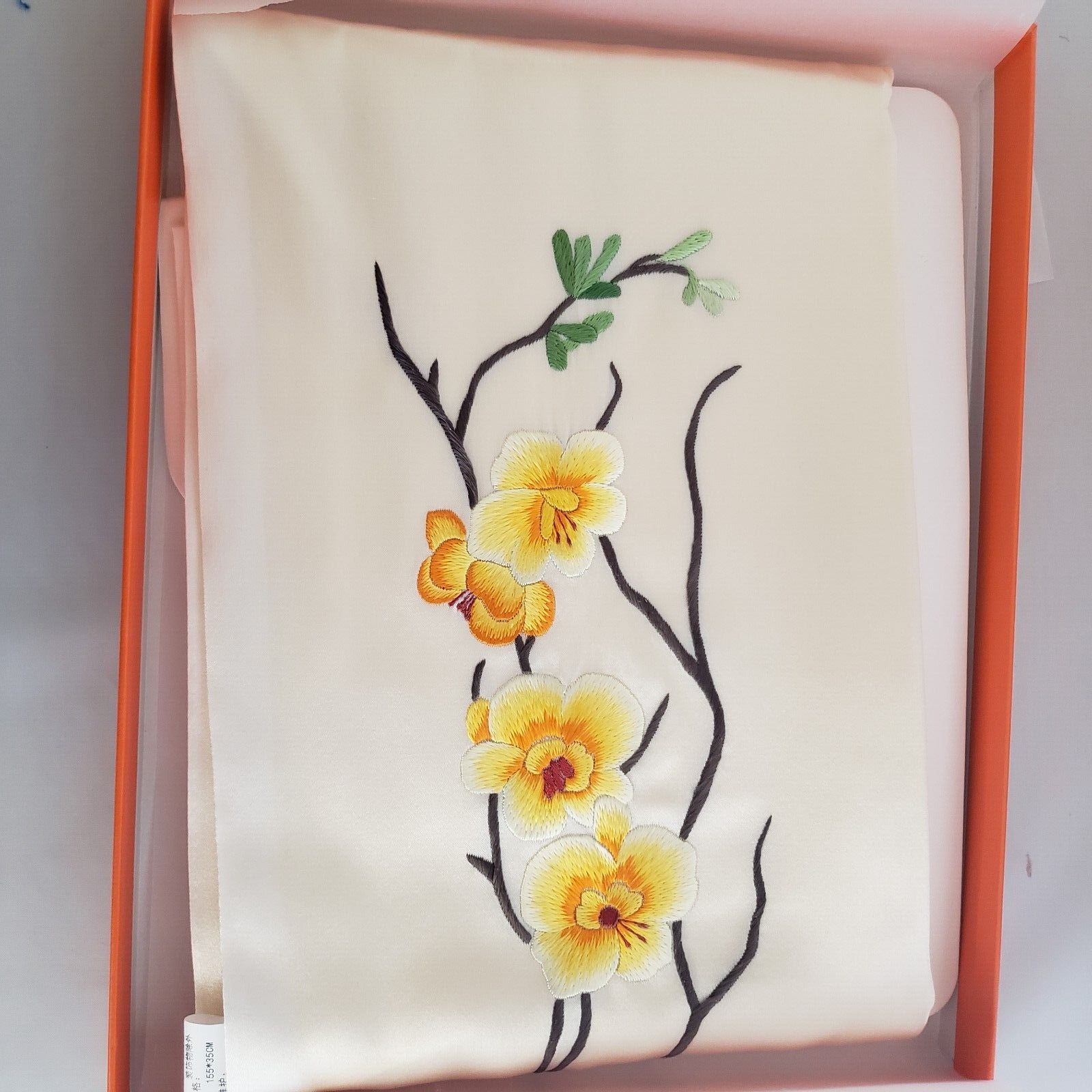 Zhijinlou 100% Silk Scarf Light Weight NIB Yellow & Cream Zhijinlou 100% Silk Scarf Light Weight NIB Yellow & Cream