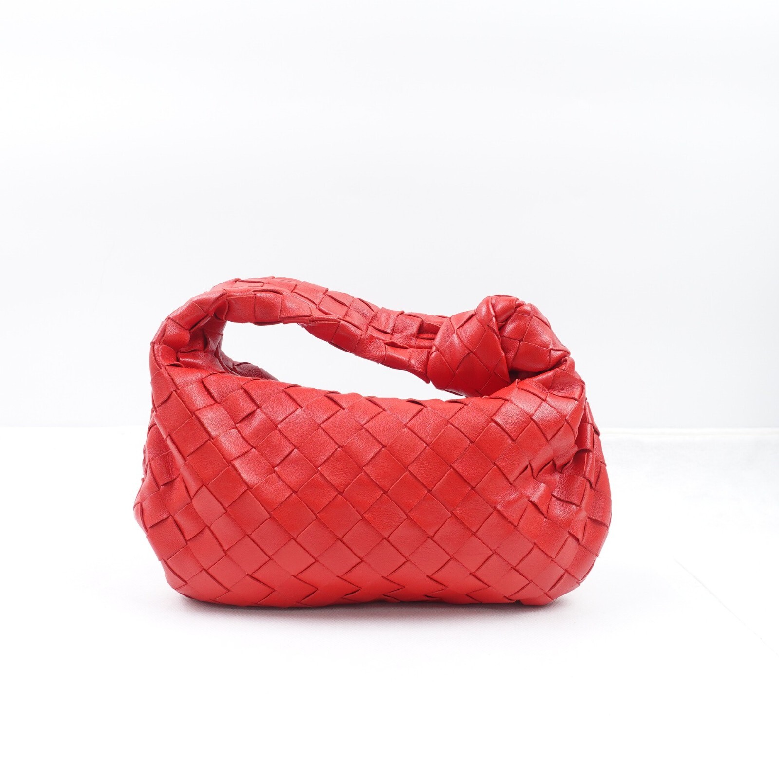 ★BOTTEGA VENETA★JODIE スモール ショルダーバッグ Bottega Veneta - Mini Jodie Black Woven Leather Chain Bag